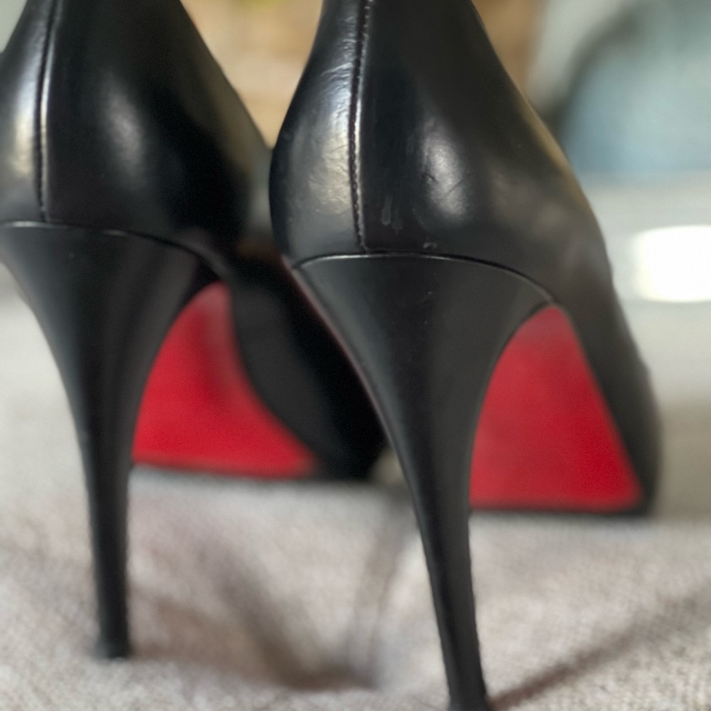 Christian Louboutin size 8.5 women’s 5 inch heel - Picture 2 of 5